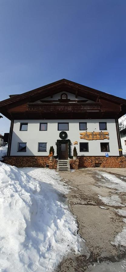 Alpen Lodge Berwang Buitenkant foto