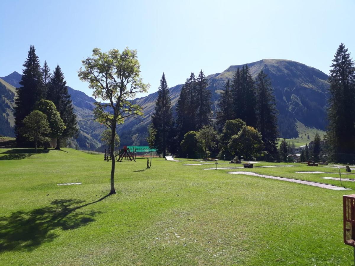 Alpen Lodge Berwang Buitenkant foto