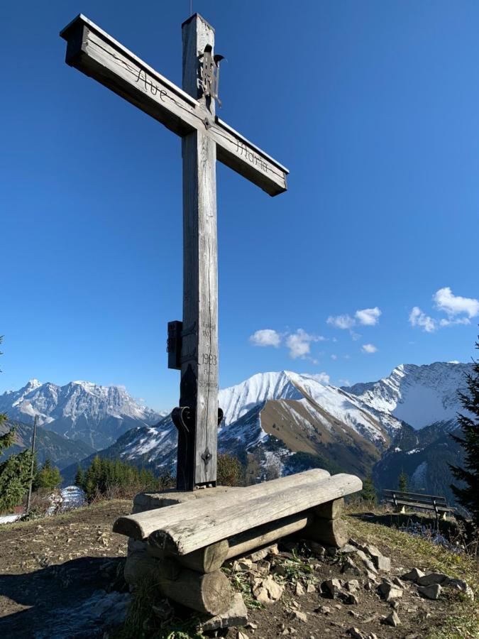 Alpen Lodge Berwang Buitenkant foto