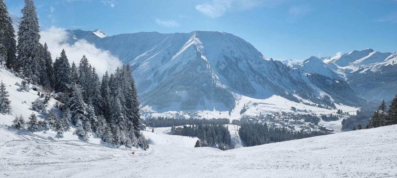 Alpen Lodge Berwang Buitenkant foto